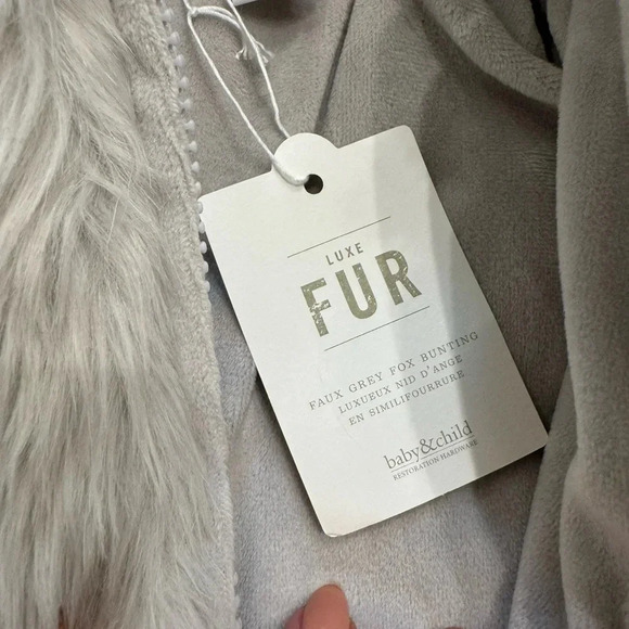 New Restoration Hardware Luxe Fur Grey Fox
Bunting, size 6 month - Picture 2 of 7